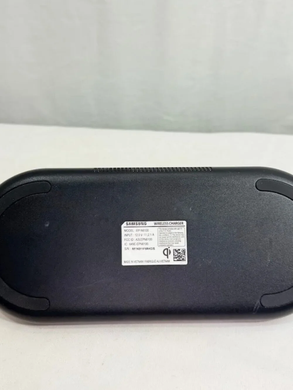 Samsung Wireless Charger Duo Fast Charger - Black EP-N6100